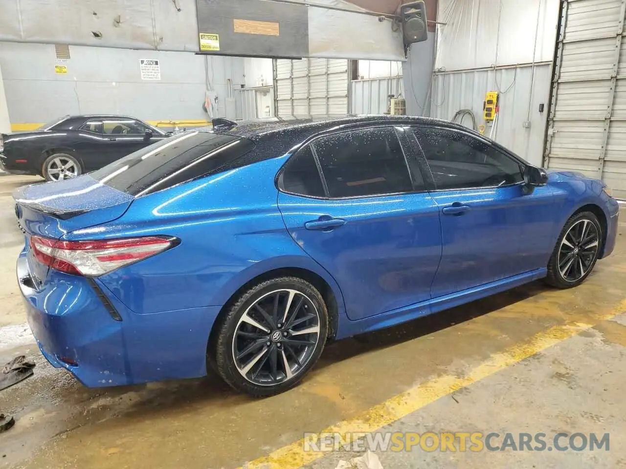 3 Photograph of a damaged car 4T1B61HK6KU198304 TOYOTA CAMRY 2019