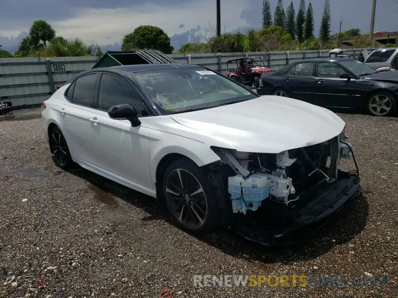1 Photograph of a damaged car 4T1B61HK6KU268691 TOYOTA CAMRY 2019