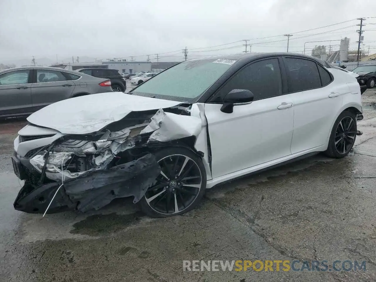 1 Photograph of a damaged car 4T1B61HK6KU283191 TOYOTA CAMRY 2019