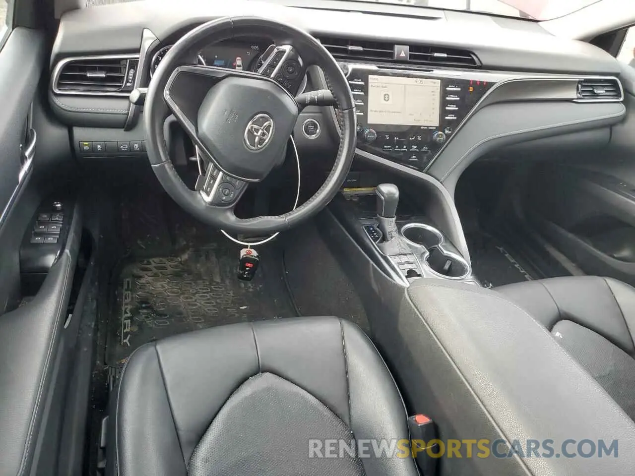 8 Photograph of a damaged car 4T1B61HK6KU285832 TOYOTA CAMRY 2019