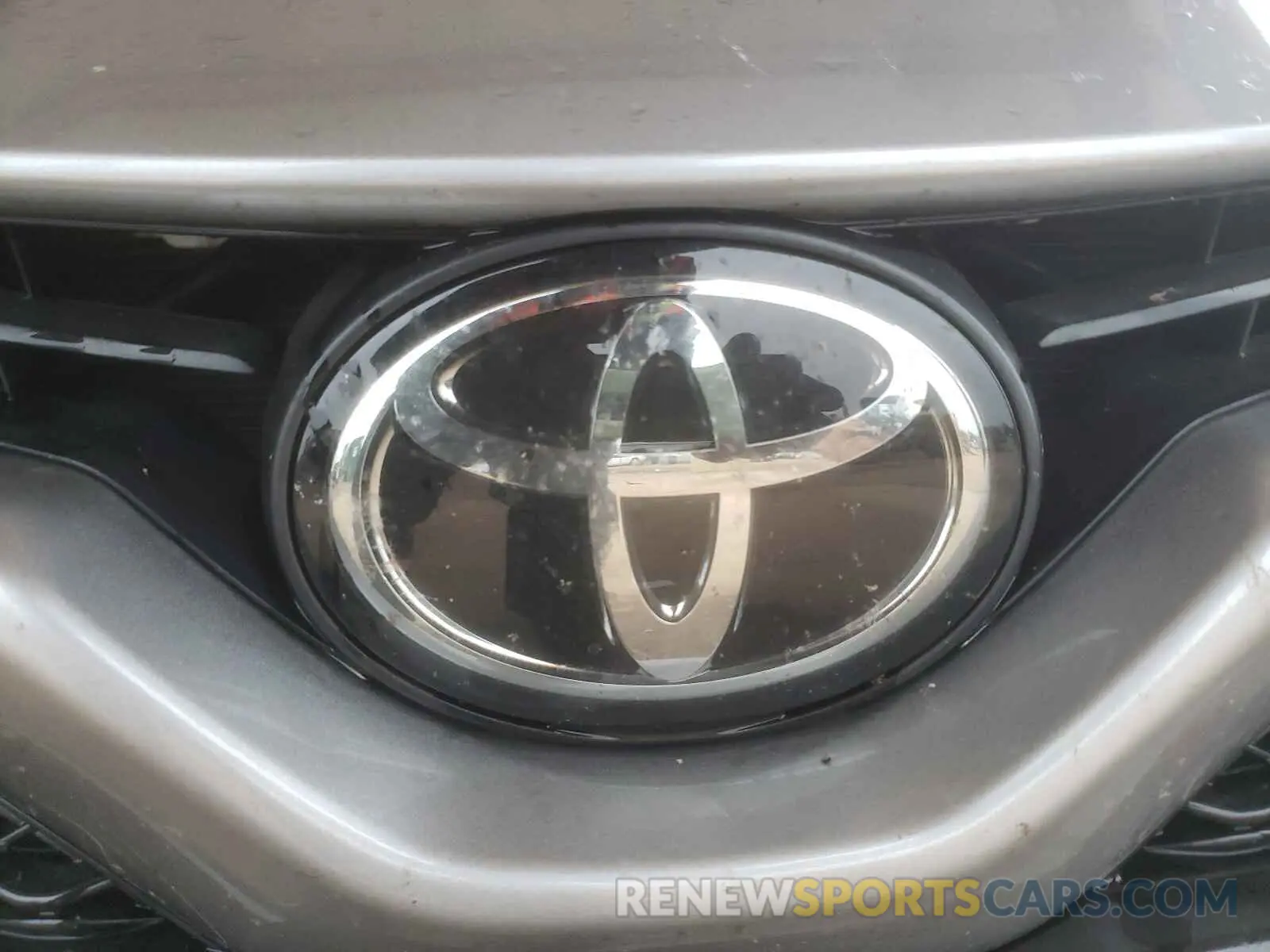 9 Photograph of a damaged car 4T1B61HK6KU287550 TOYOTA CAMRY 2019
