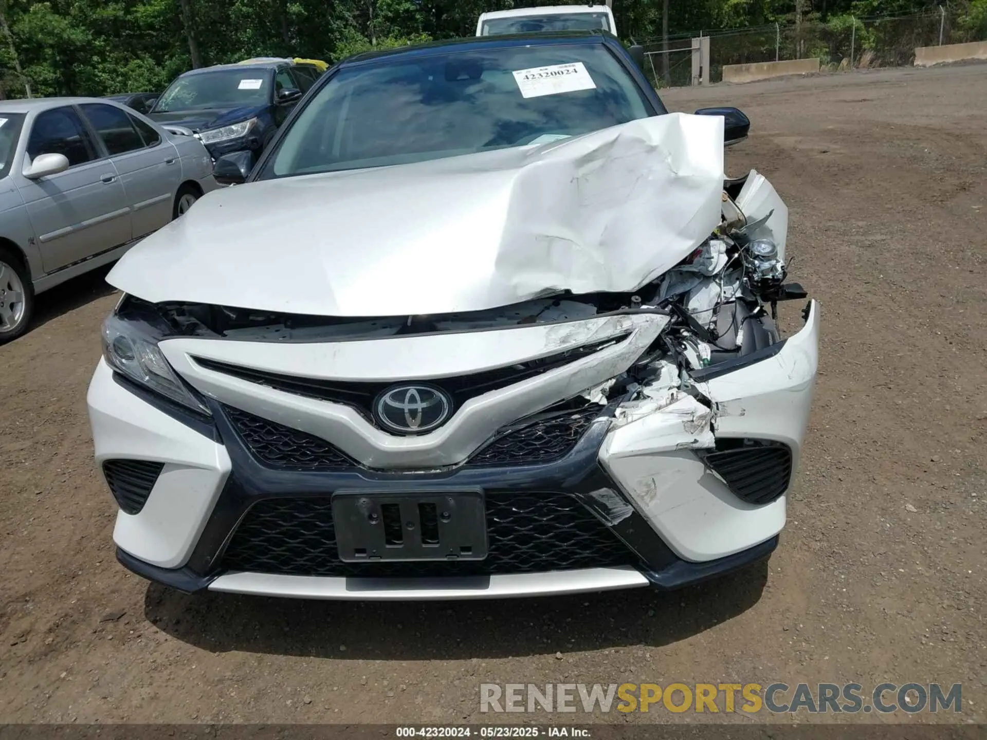12 Photograph of a damaged car 4T1B61HK6KU290688 TOYOTA CAMRY 2019