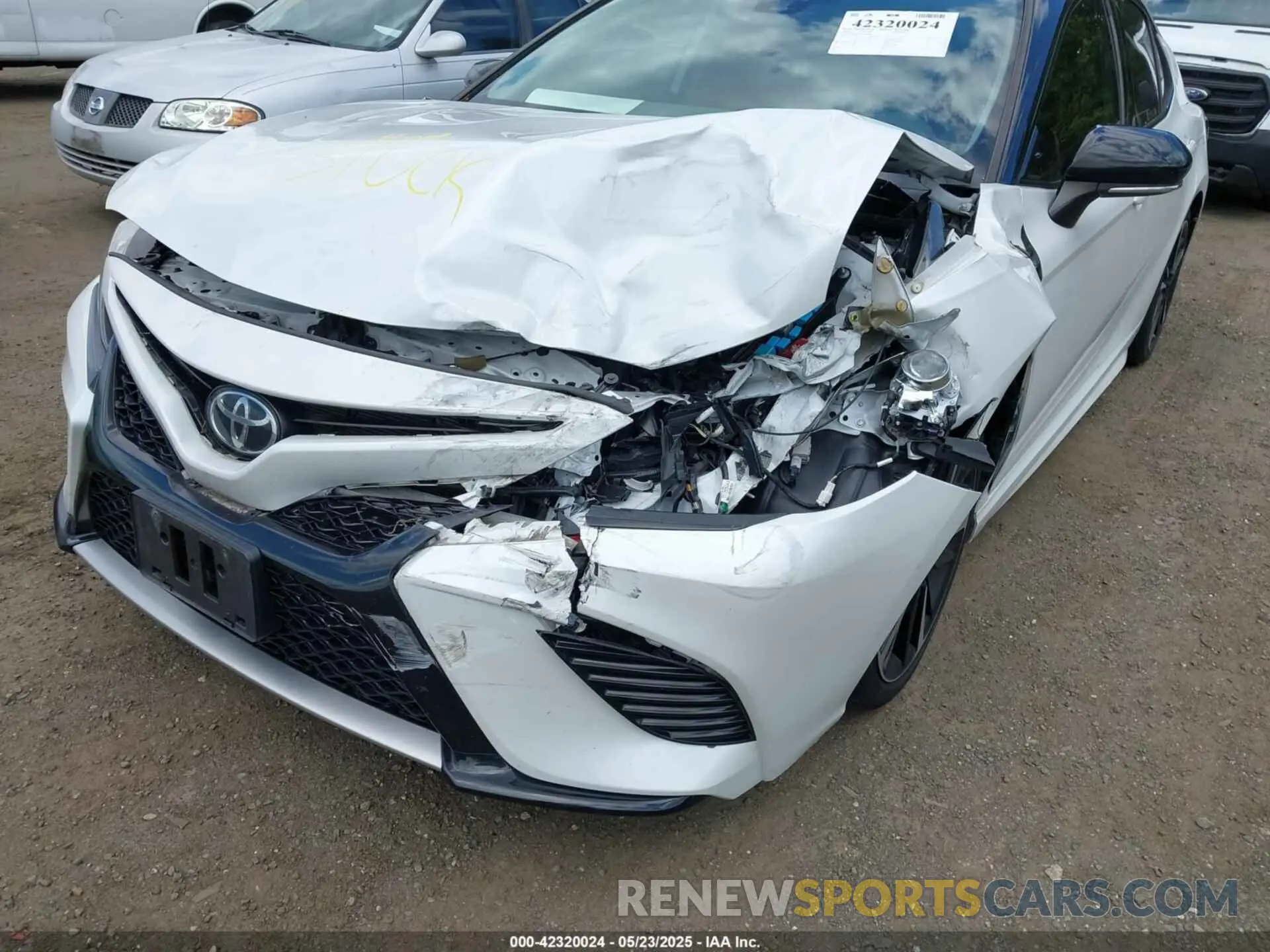6 Photograph of a damaged car 4T1B61HK6KU290688 TOYOTA CAMRY 2019