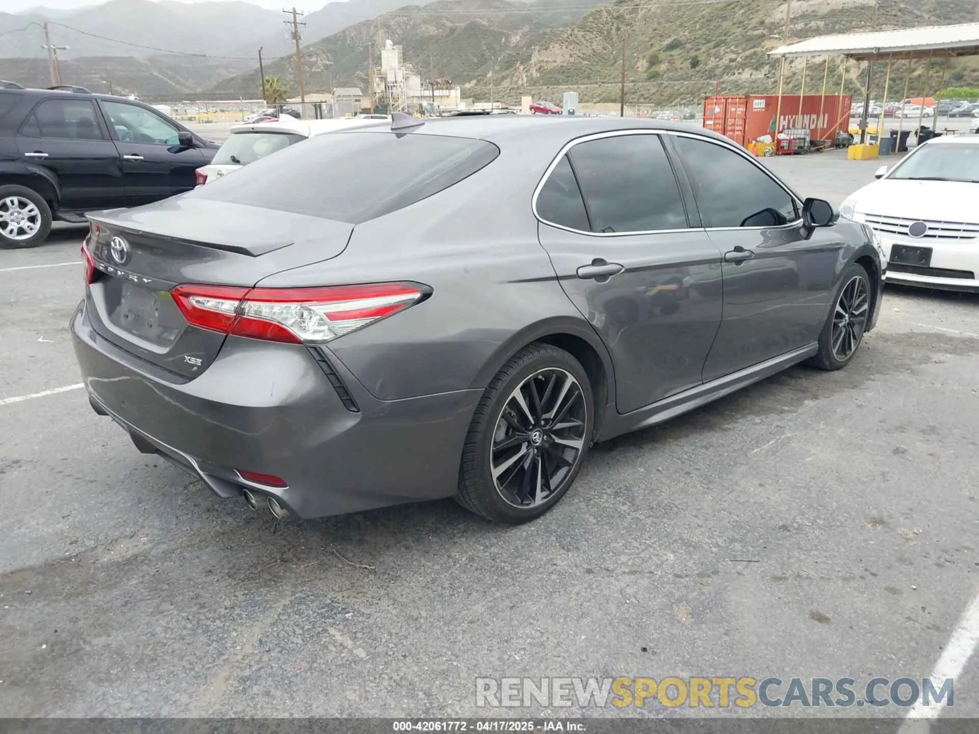 4 Фотография поврежденного автомобиля 4T1B61HK6KU709008 TOYOTA CAMRY 2019