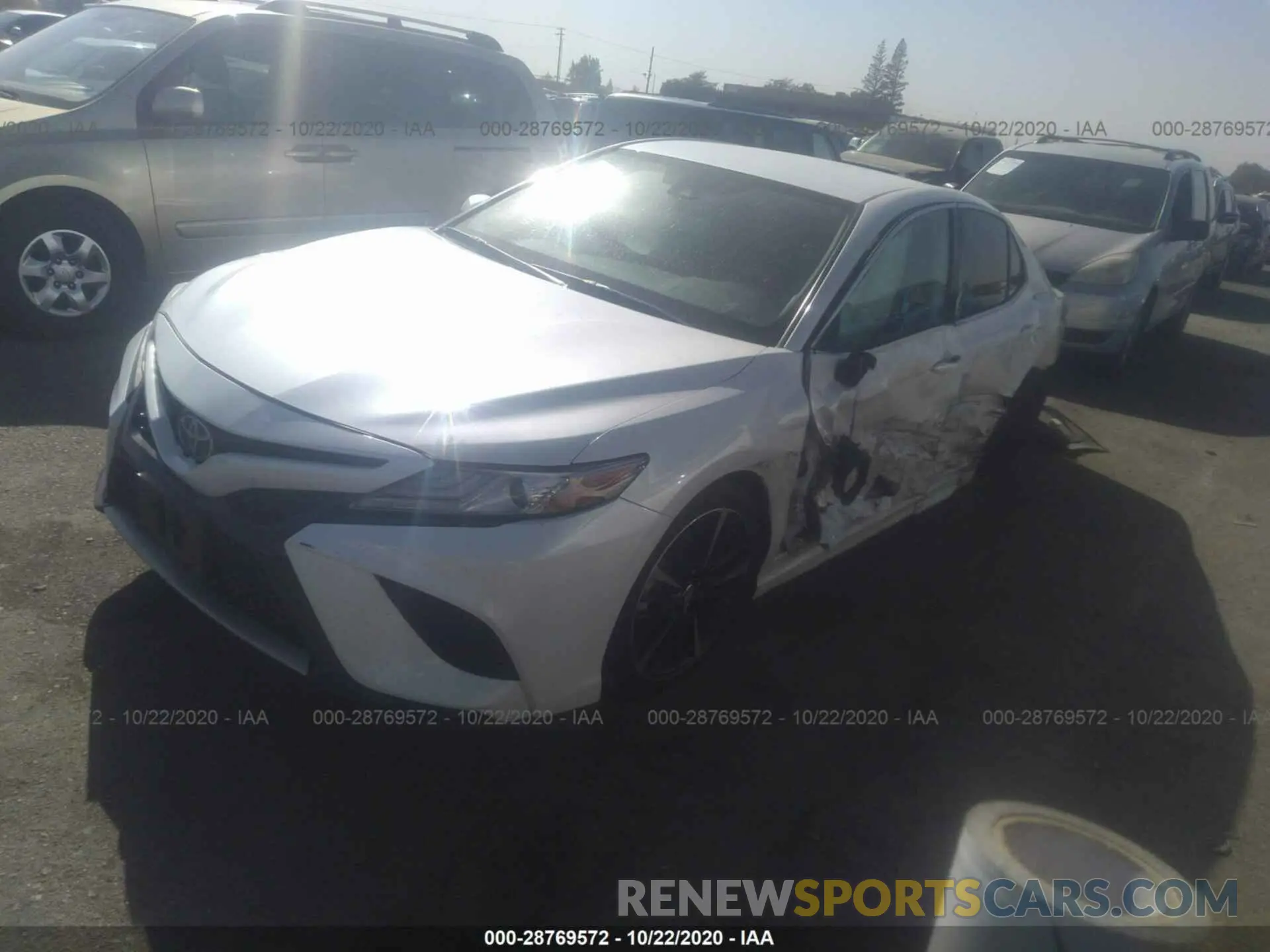 2 Photograph of a damaged car 4T1B61HK6KU738864 TOYOTA CAMRY 2019