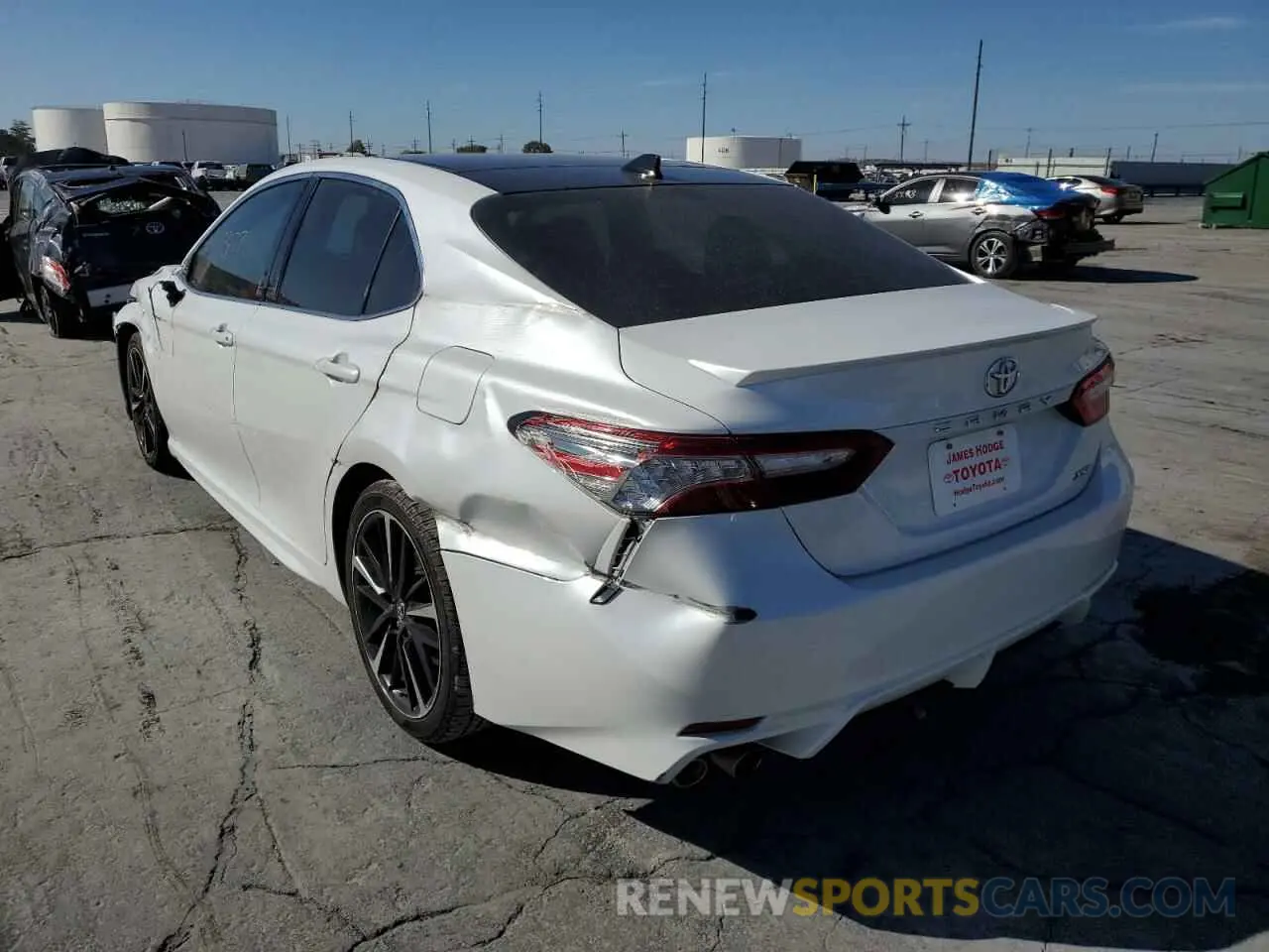 3 Photograph of a damaged car 4T1B61HK6KU739111 TOYOTA CAMRY 2019