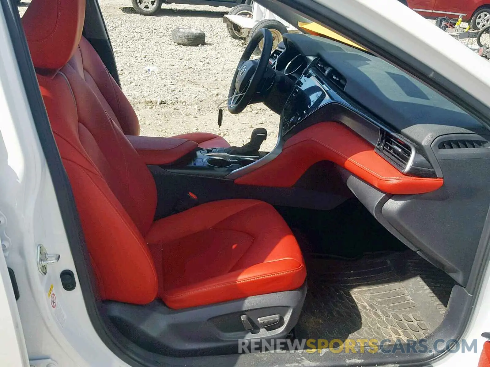 5 Photograph of a damaged car 4T1B61HK6KU757656 TOYOTA CAMRY 2019