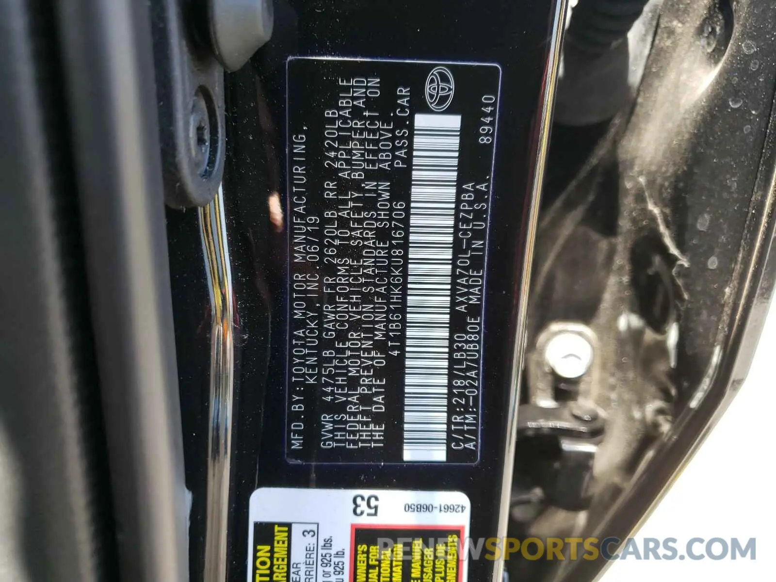 10 Photograph of a damaged car 4T1B61HK6KU816706 TOYOTA CAMRY 2019