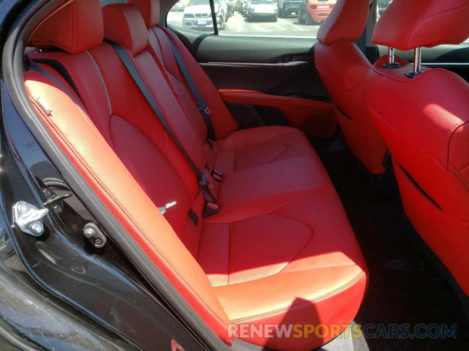 6 Photograph of a damaged car 4T1B61HK6KU816706 TOYOTA CAMRY 2019