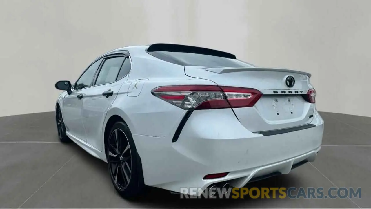3 Photograph of a damaged car 4T1B61HK7K7048070 TOYOTA CAMRY 2019