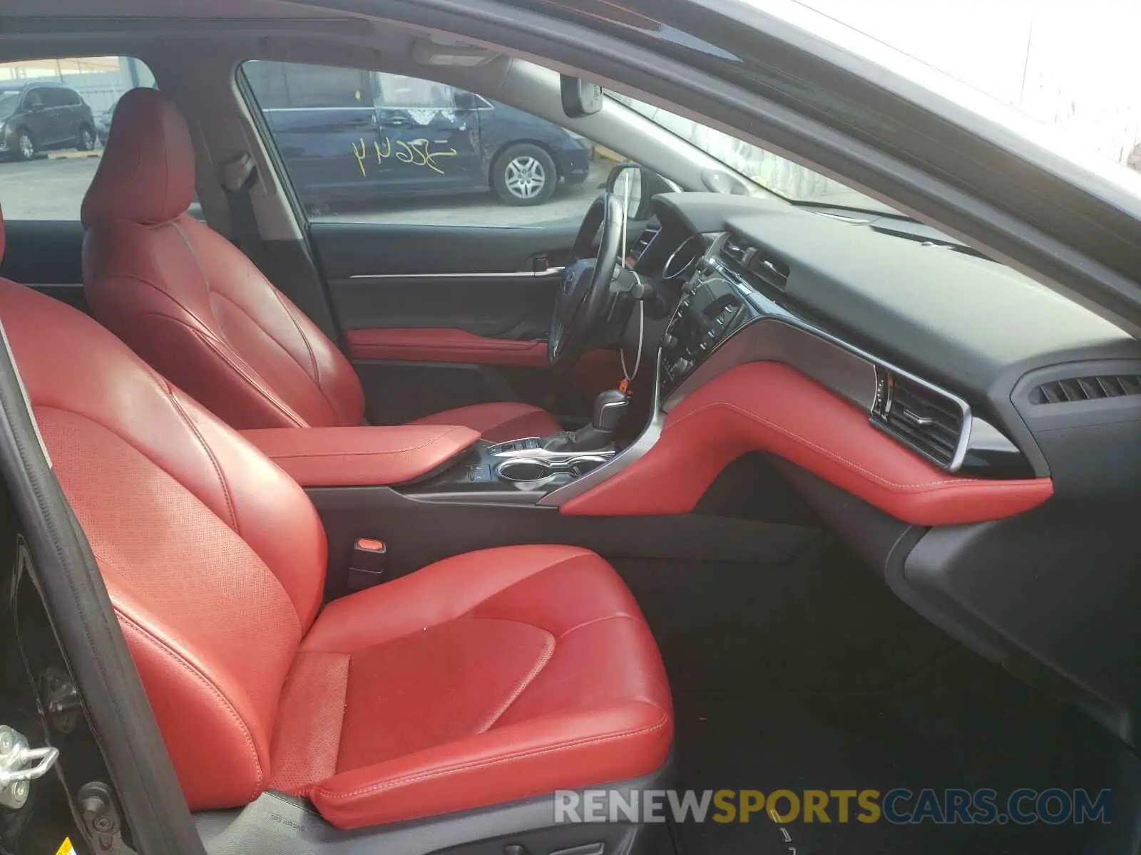 5 Photograph of a damaged car 4T1B61HK7KU180054 TOYOTA CAMRY 2019