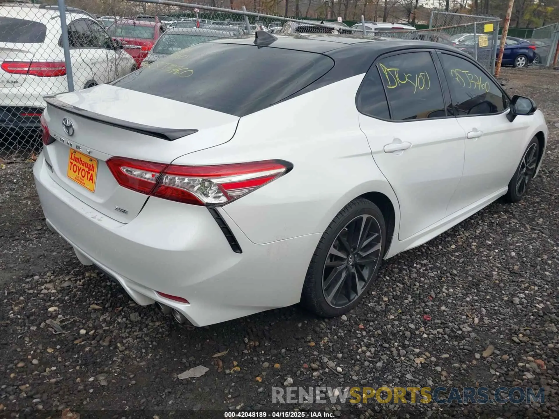 4 Photograph of a damaged car 4T1B61HK7KU277769 TOYOTA CAMRY 2019