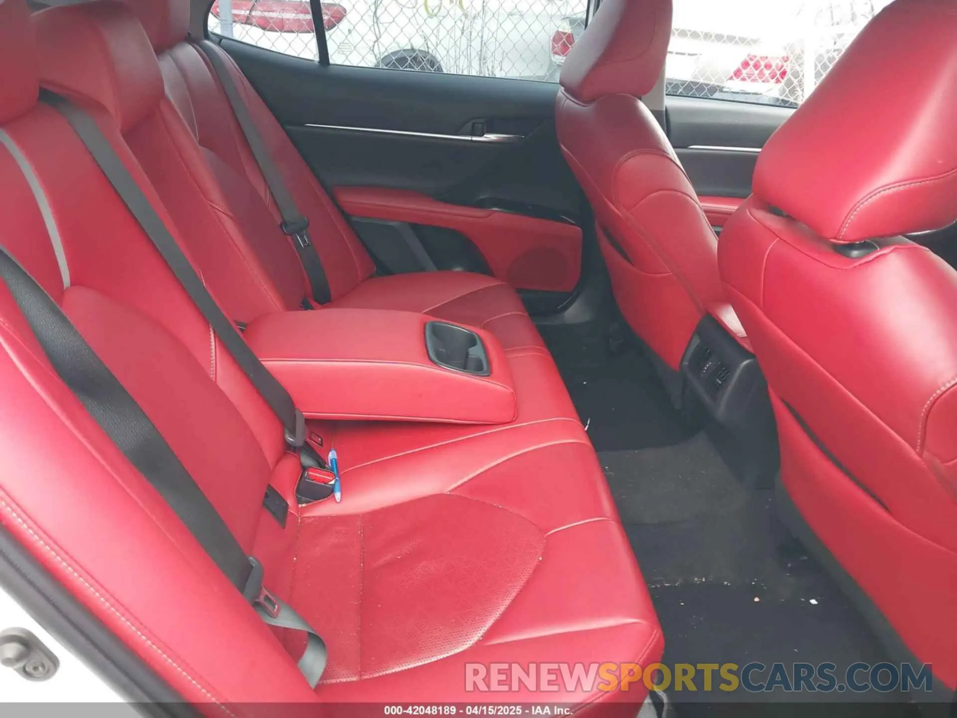 8 Photograph of a damaged car 4T1B61HK7KU277769 TOYOTA CAMRY 2019