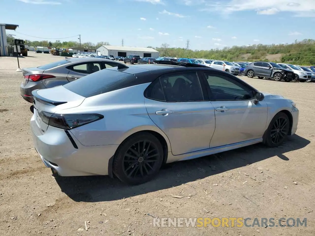 3 Photograph of a damaged car 4T1B61HK7KU293647 TOYOTA CAMRY 2019