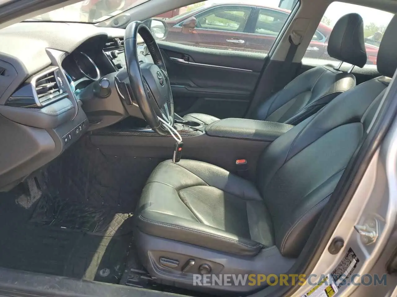 7 Photograph of a damaged car 4T1B61HK7KU293647 TOYOTA CAMRY 2019