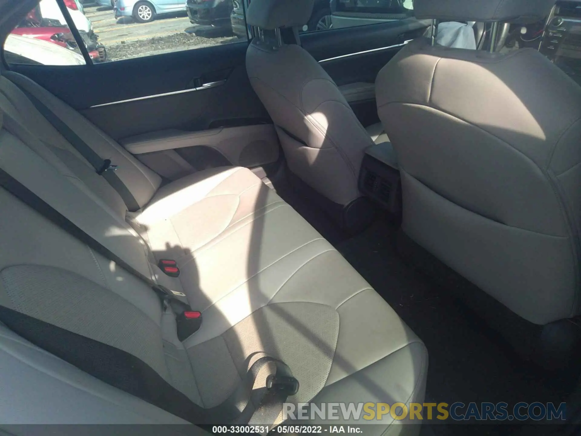 8 Photograph of a damaged car 4T1B61HK7KU296645 TOYOTA CAMRY 2019