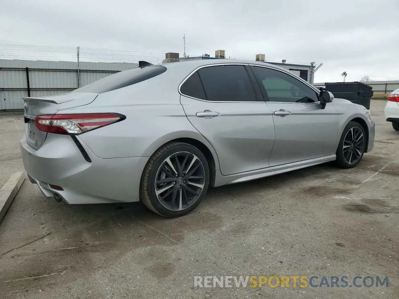 3 Photograph of a damaged car 4T1B61HK7KU716047 TOYOTA CAMRY 2019