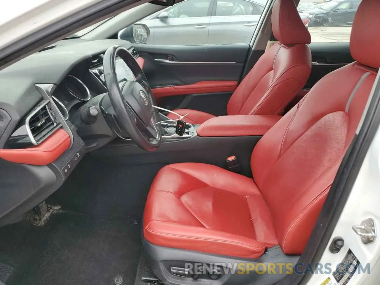 7 Photograph of a damaged car 4T1B61HK7KU783165 TOYOTA CAMRY 2019
