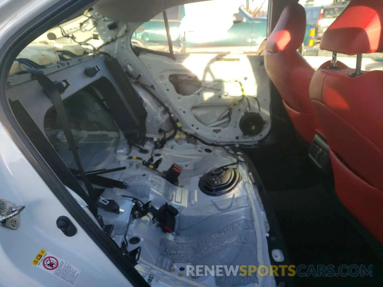 6 Photograph of a damaged car 4T1B61HK8KU201638 TOYOTA CAMRY 2019