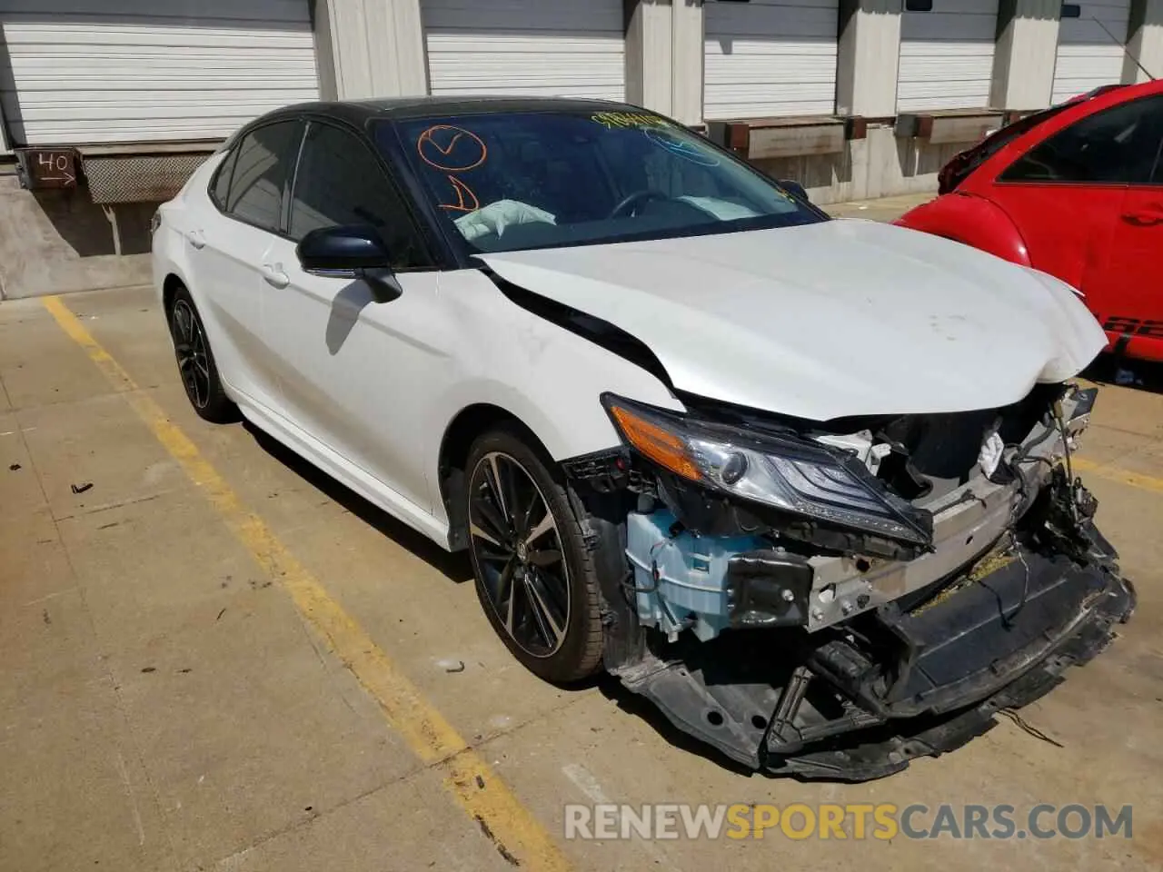 1 Фотография поврежденного автомобиля 4T1B61HK8KU246403 TOYOTA CAMRY 2019