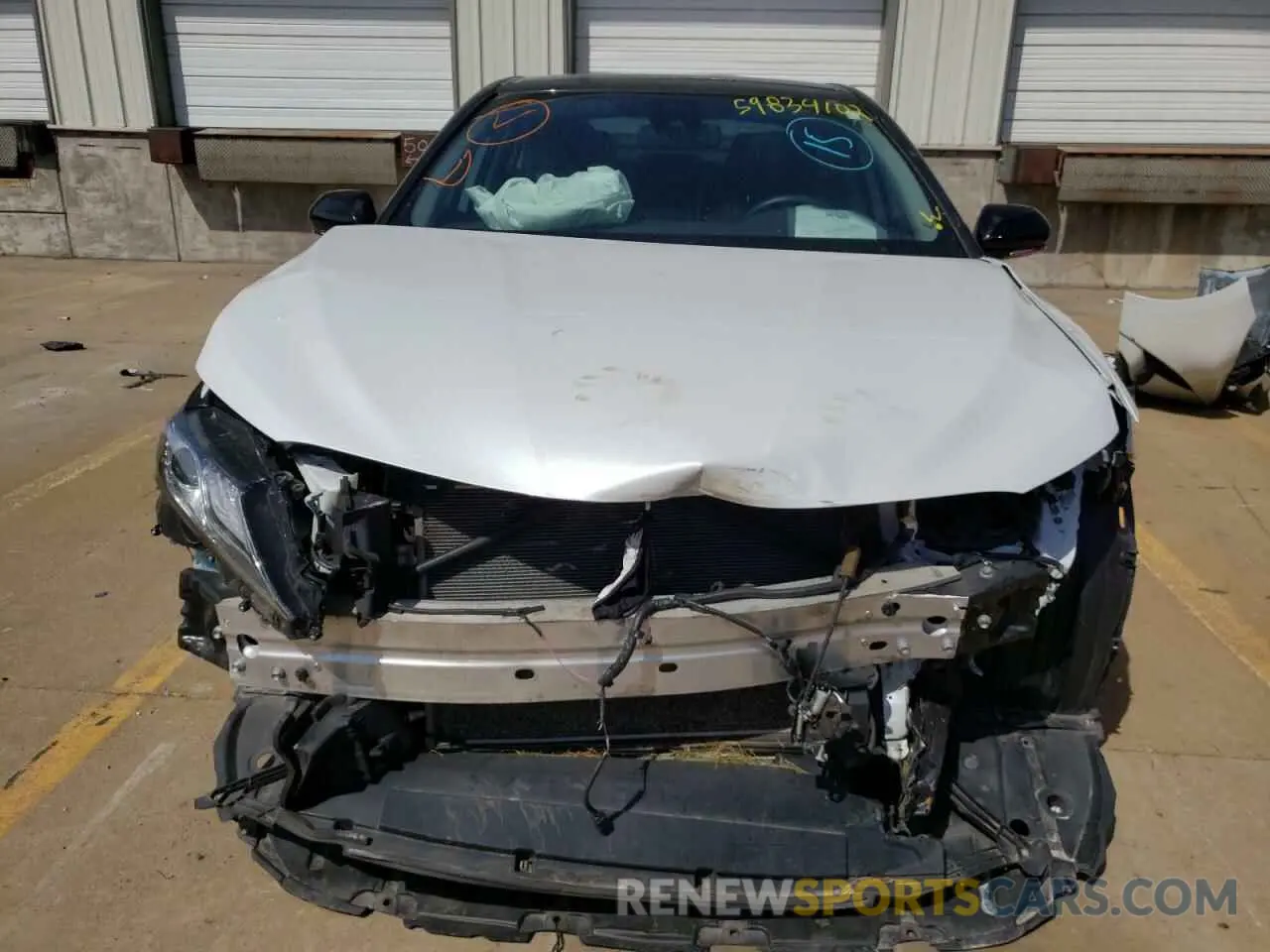 9 Фотография поврежденного автомобиля 4T1B61HK8KU246403 TOYOTA CAMRY 2019