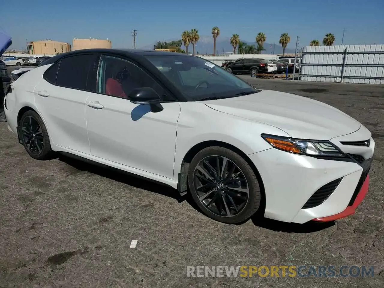 4 Photograph of a damaged car 4T1B61HK8KU251617 TOYOTA CAMRY 2019
