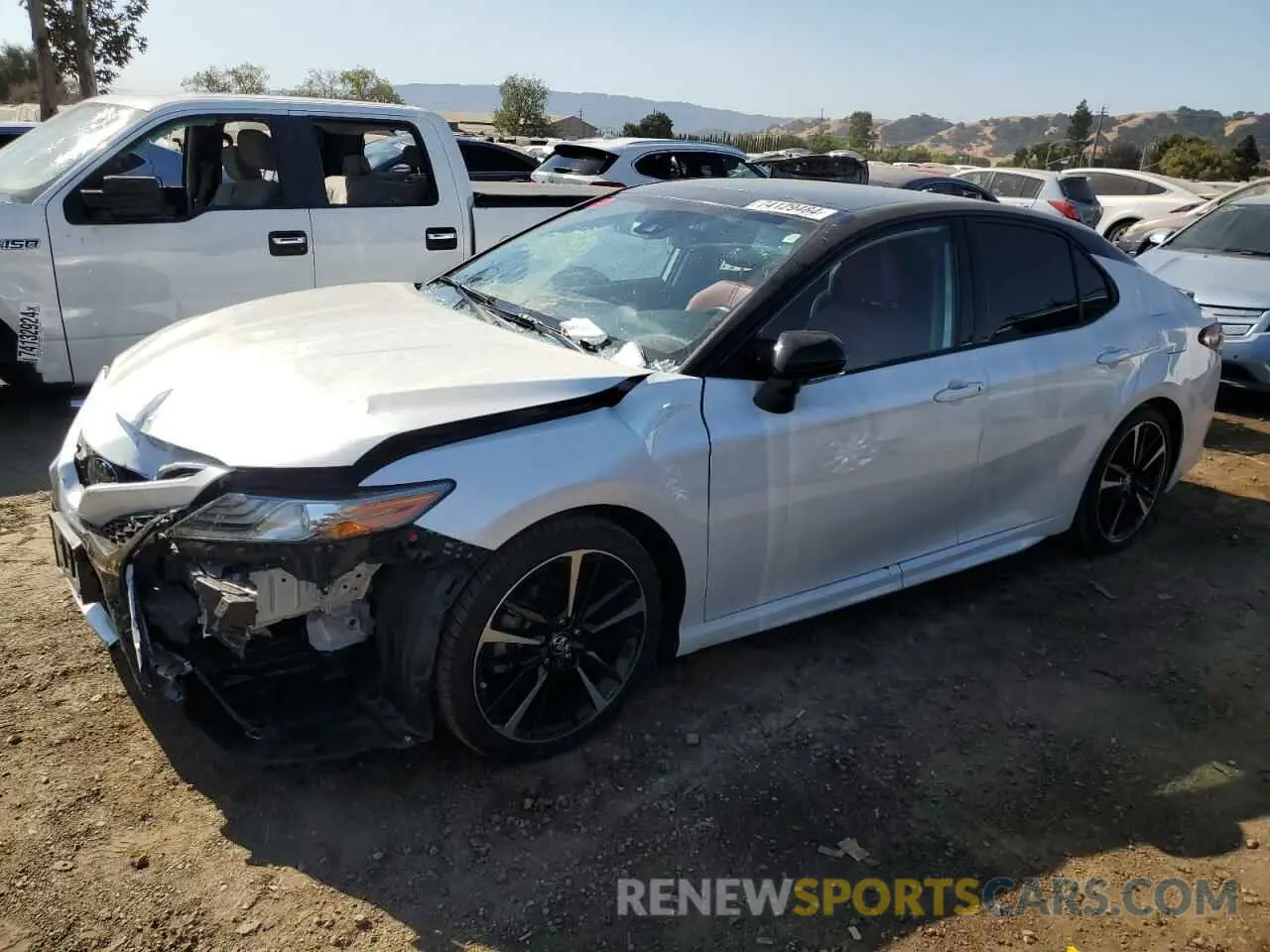 1 Photograph of a damaged car 4T1B61HK8KU274931 TOYOTA CAMRY 2019