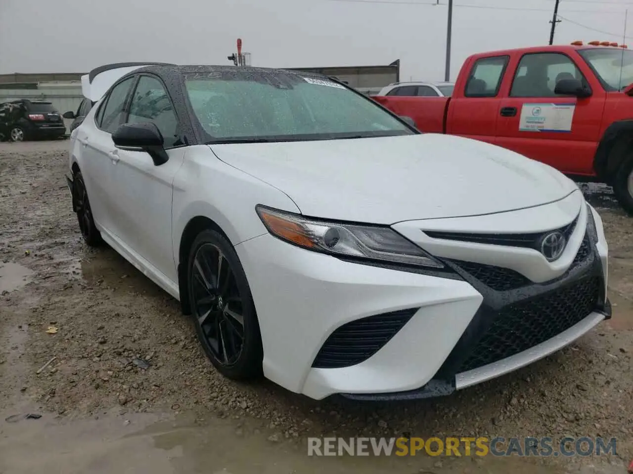 1 Photograph of a damaged car 4T1B61HK8KU279529 TOYOTA CAMRY 2019