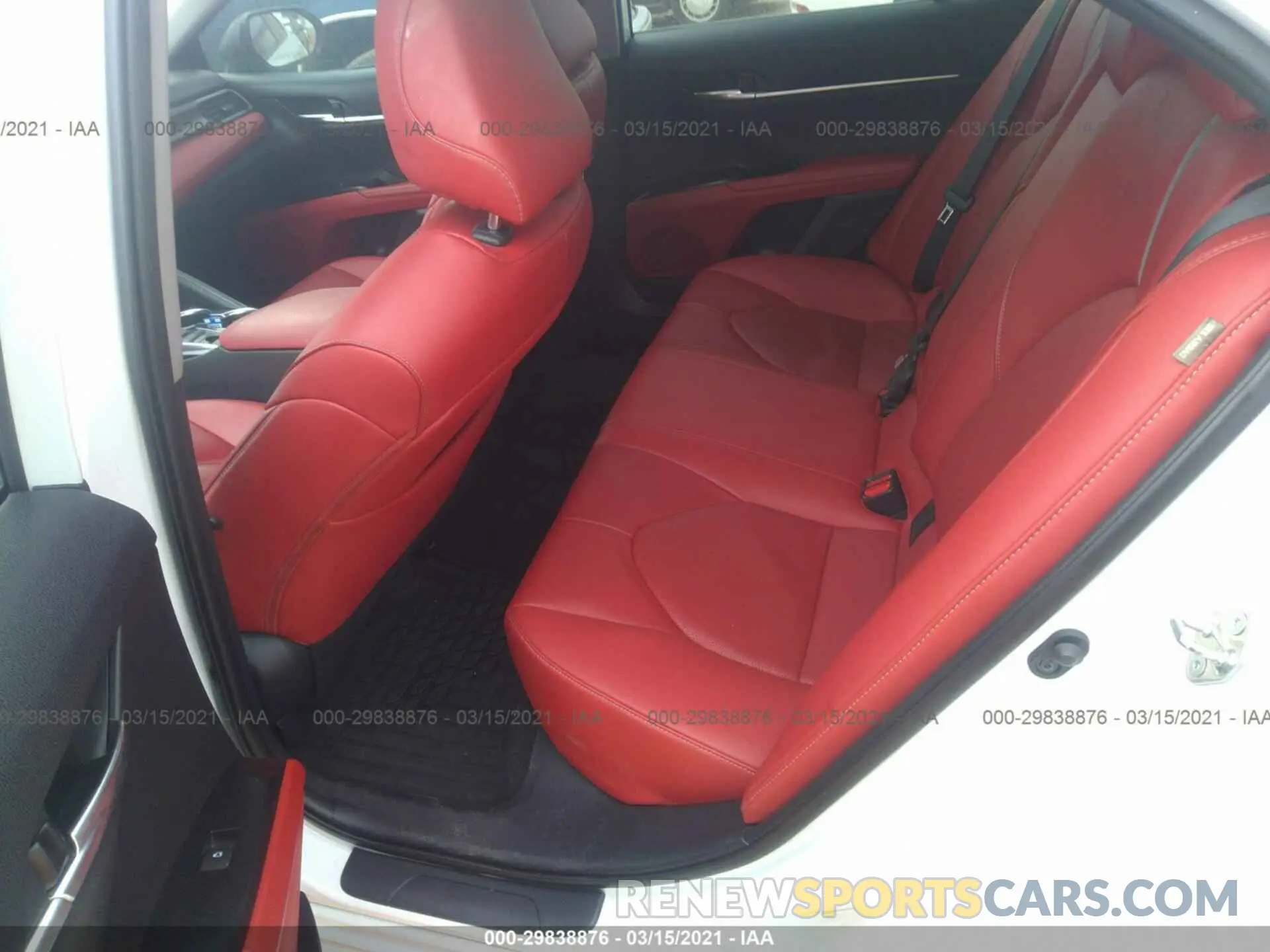 8 Photograph of a damaged car 4T1B61HK8KU298968 TOYOTA CAMRY 2019