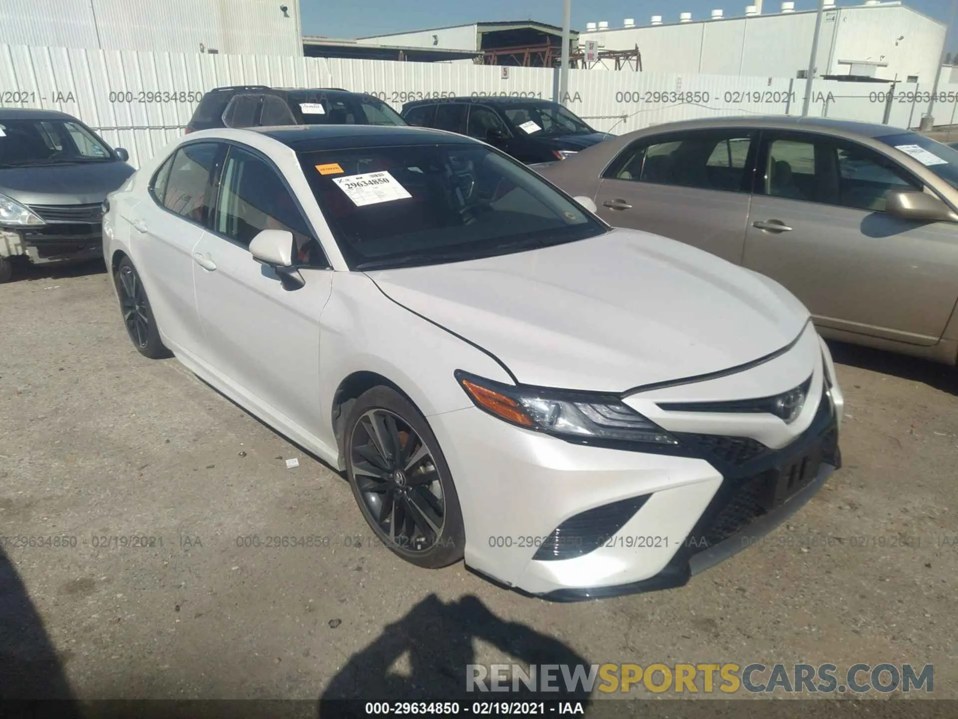 1 Photograph of a damaged car 4T1B61HK8KU724917 TOYOTA CAMRY 2019