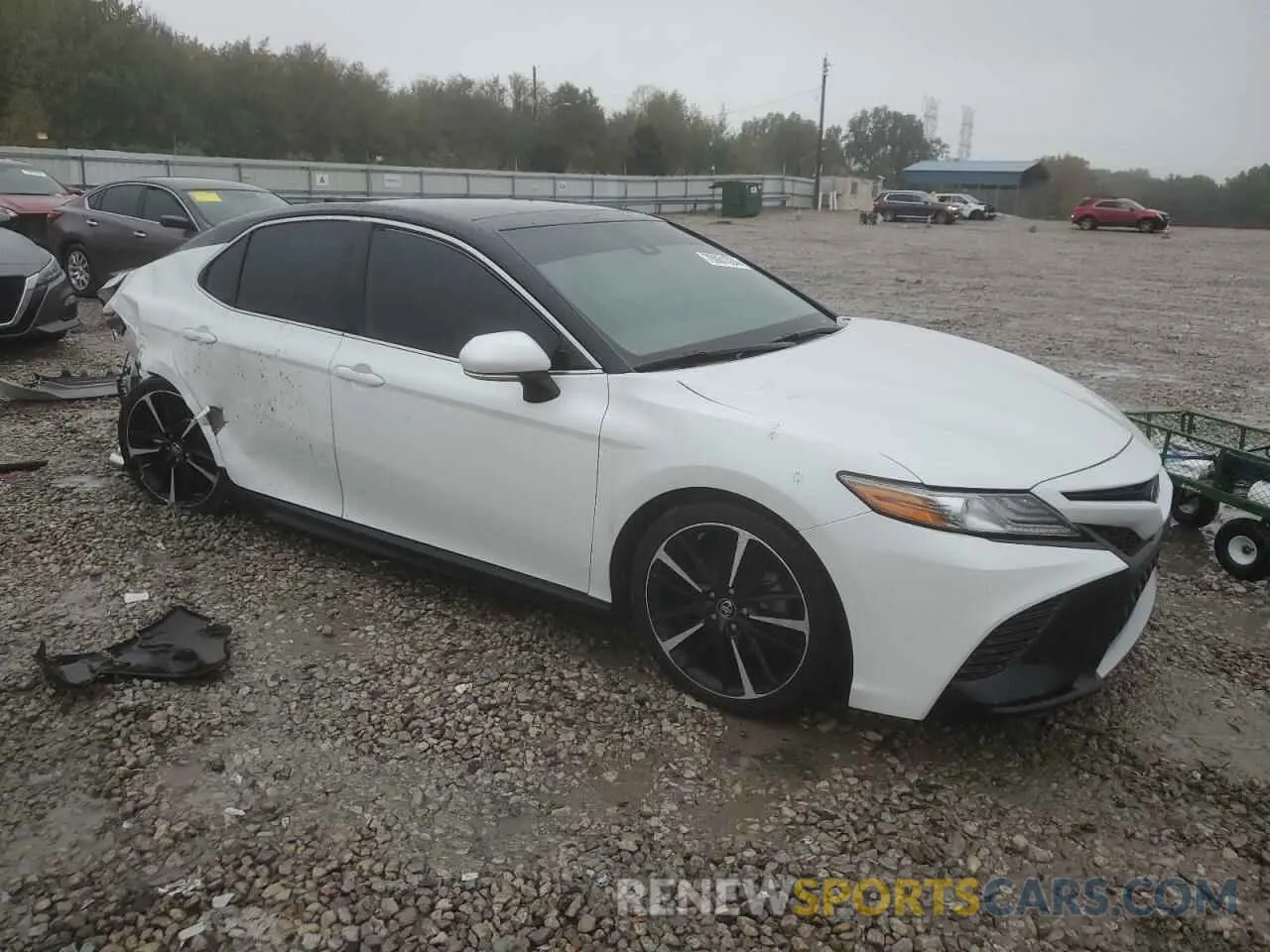 4 Photograph of a damaged car 4T1B61HK8KU754029 TOYOTA CAMRY 2019