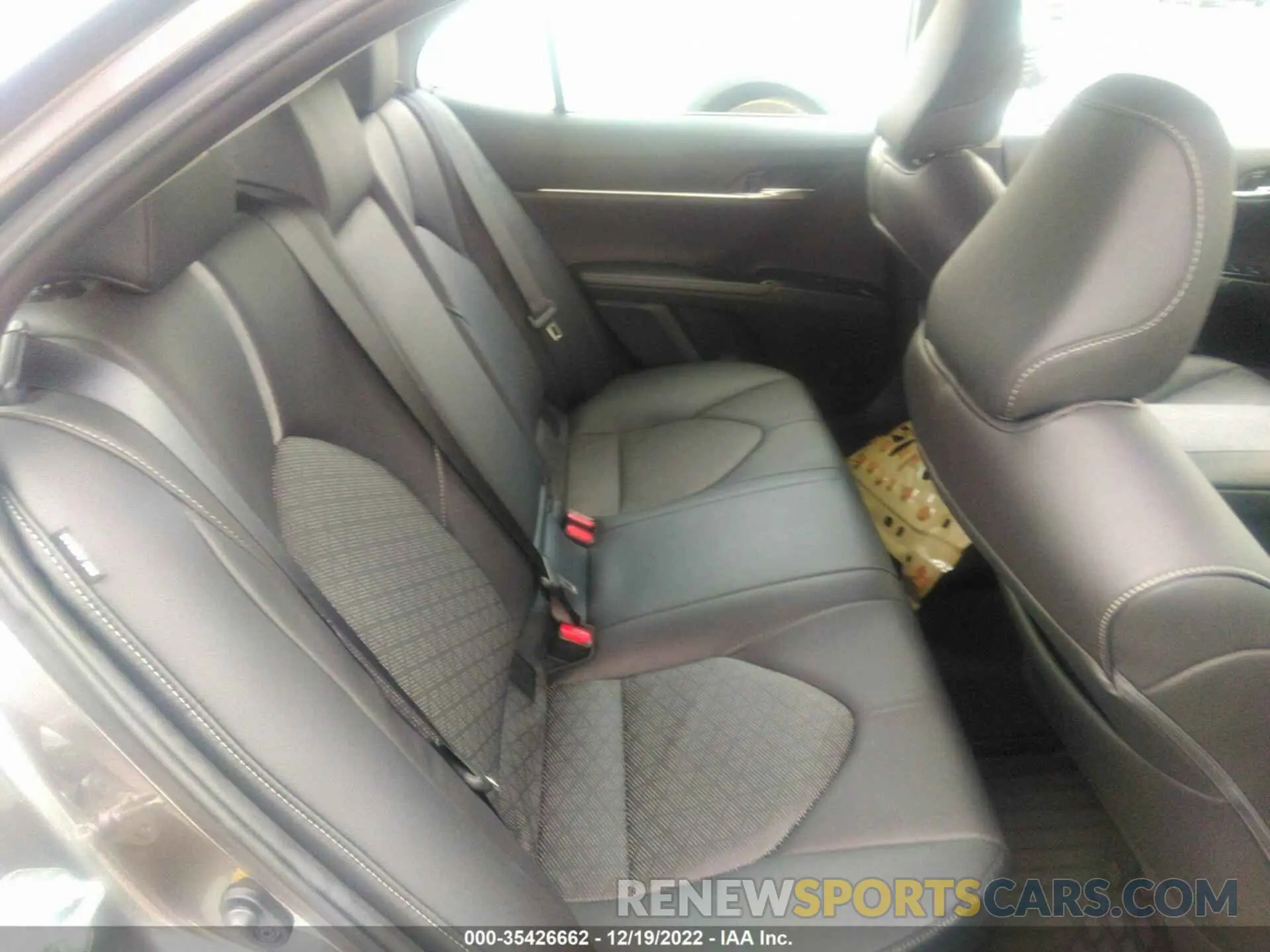 8 Photograph of a damaged car 4T1B61HK8KU764396 TOYOTA CAMRY 2019