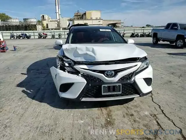 11 Фотография поврежденного автомобиля 4T1B61HK8KU771526 TOYOTA CAMRY 2019