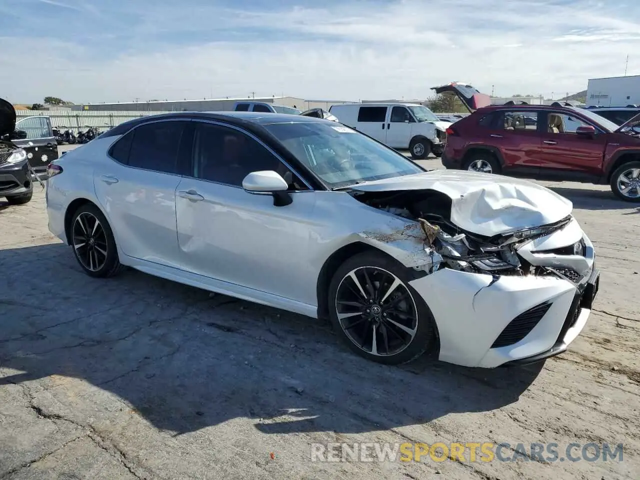 4 Фотография поврежденного автомобиля 4T1B61HK8KU771526 TOYOTA CAMRY 2019