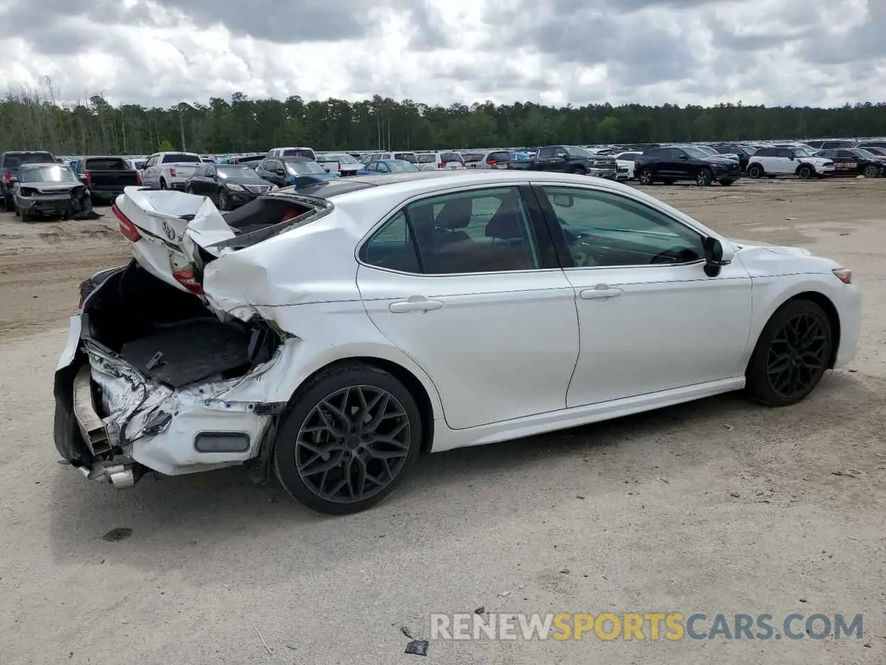 3 Photograph of a damaged car 4T1B61HK8KU779805 TOYOTA CAMRY 2019