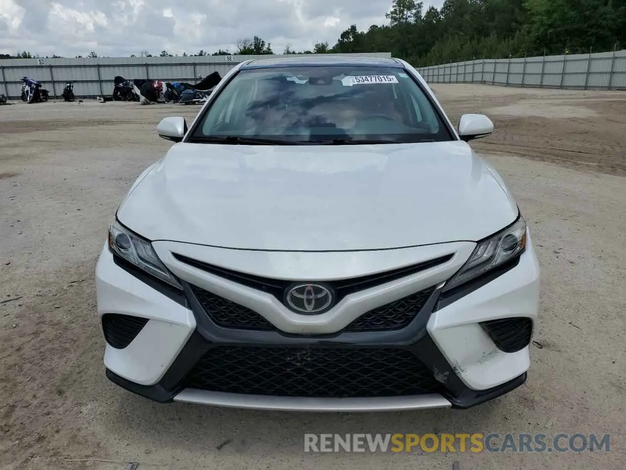5 Photograph of a damaged car 4T1B61HK8KU779805 TOYOTA CAMRY 2019