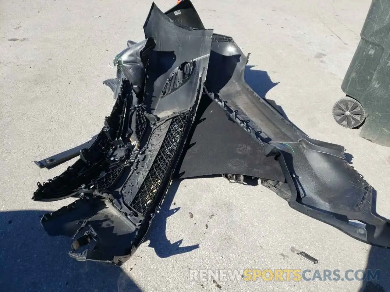 9 Photograph of a damaged car 4T1B61HK8KU808915 TOYOTA CAMRY 2019
