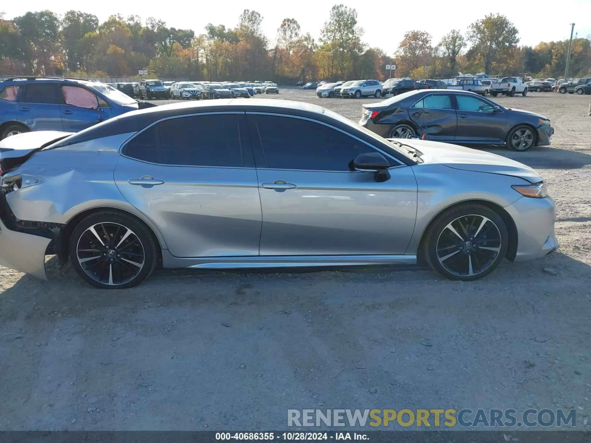 13 Photograph of a damaged car 4T1B61HK8KU837945 TOYOTA CAMRY 2019