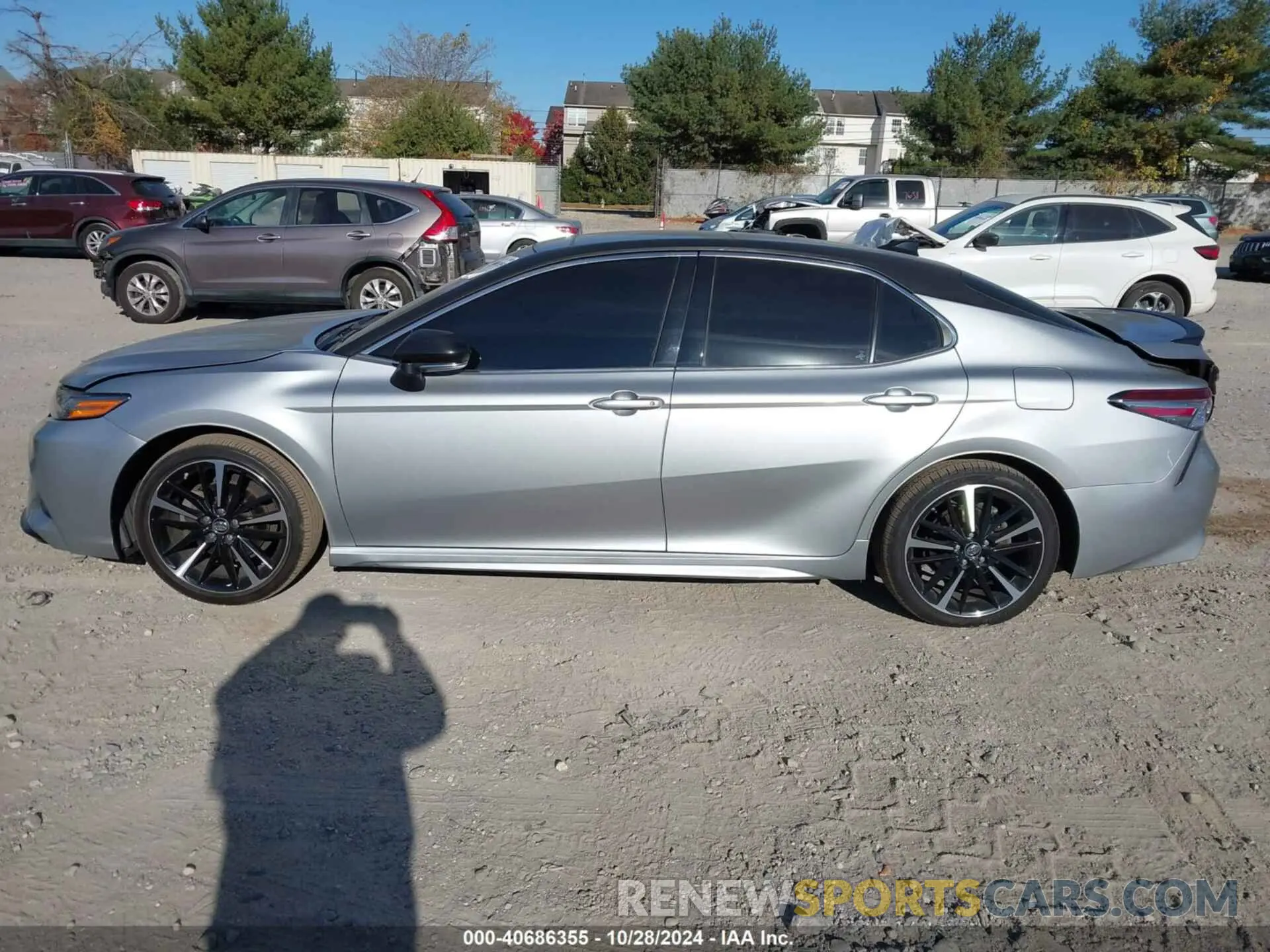 14 Photograph of a damaged car 4T1B61HK8KU837945 TOYOTA CAMRY 2019