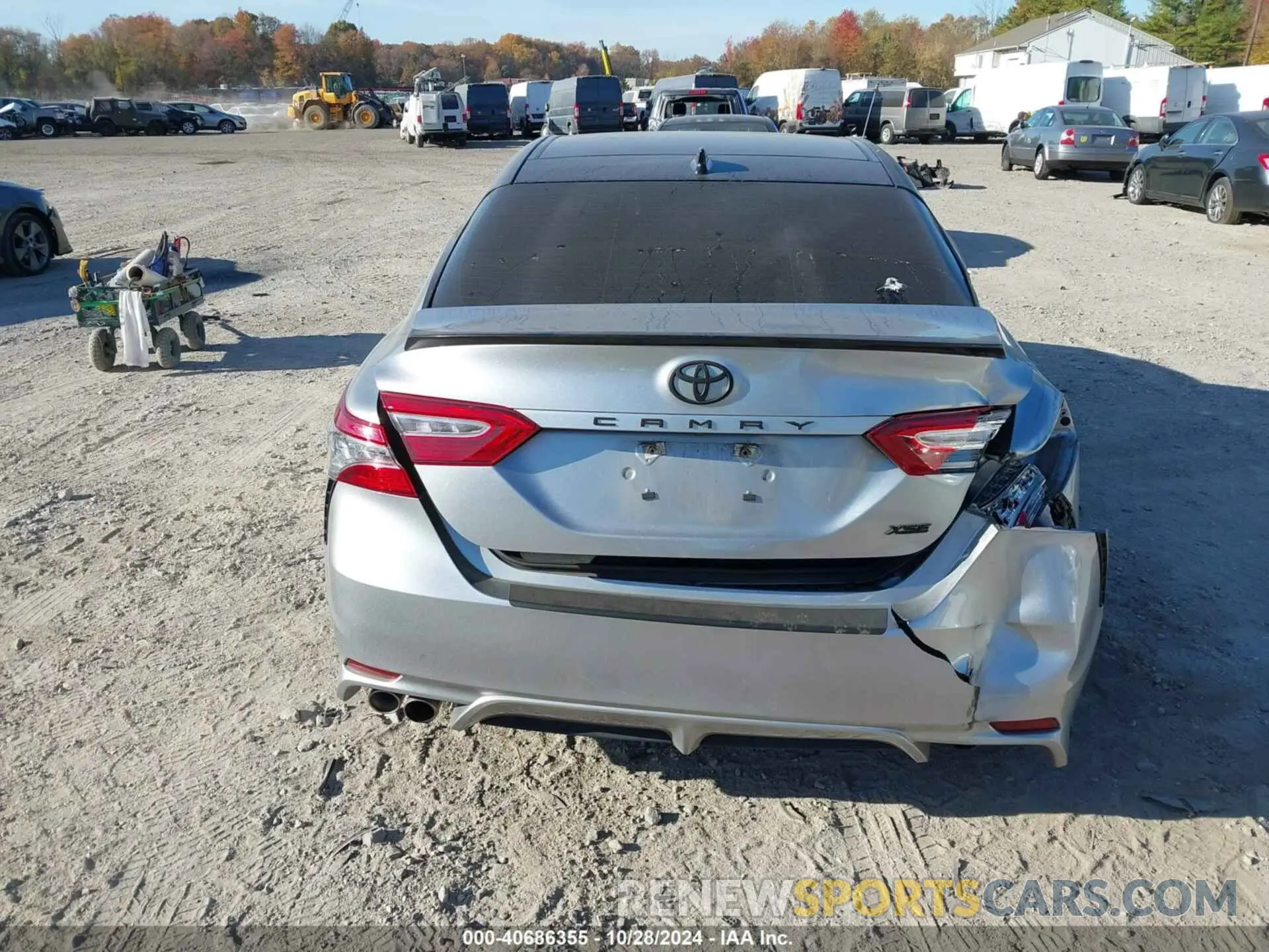 16 Photograph of a damaged car 4T1B61HK8KU837945 TOYOTA CAMRY 2019