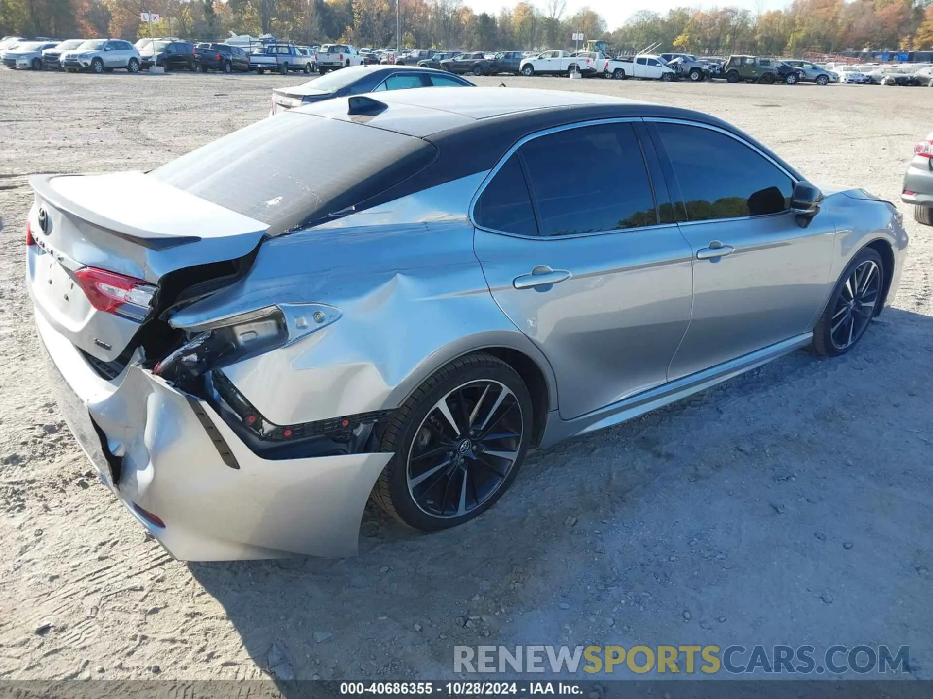 4 Photograph of a damaged car 4T1B61HK8KU837945 TOYOTA CAMRY 2019