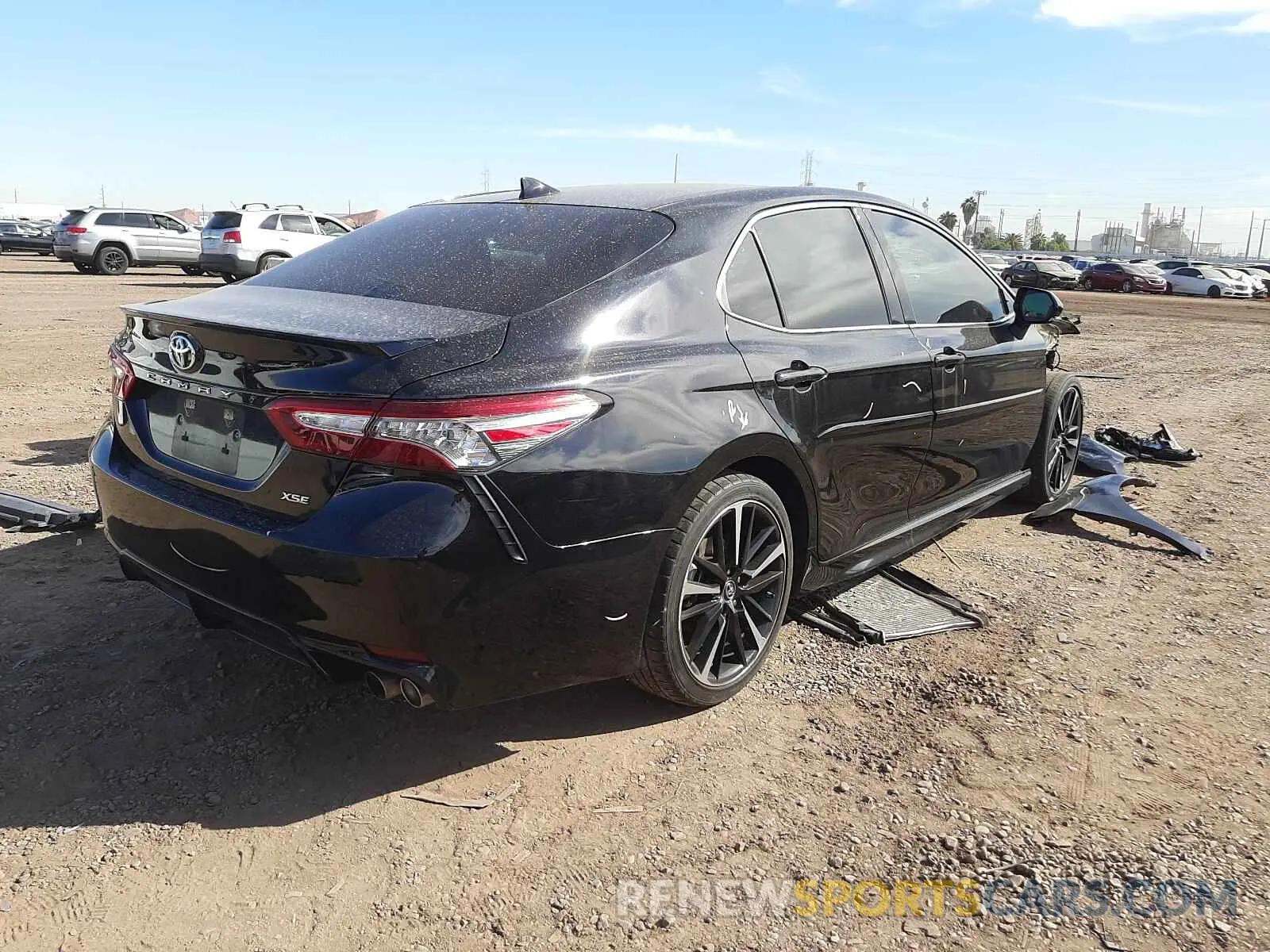 4 Photograph of a damaged car 4T1B61HK8KU846189 TOYOTA CAMRY 2019