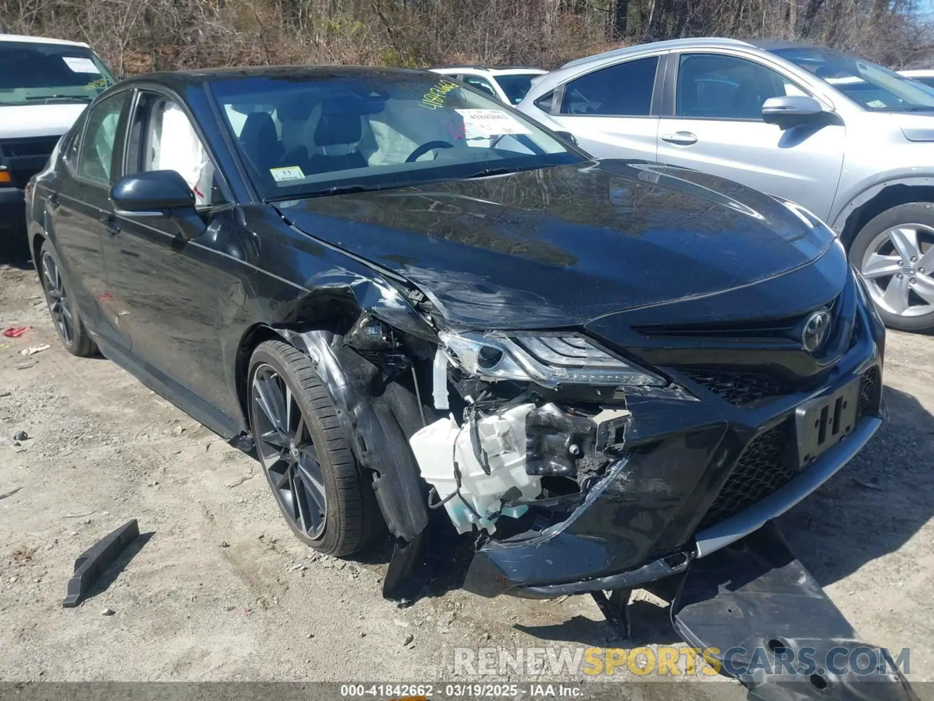 1 Photograph of a damaged car 4T1B61HK9KU180721 TOYOTA CAMRY 2019