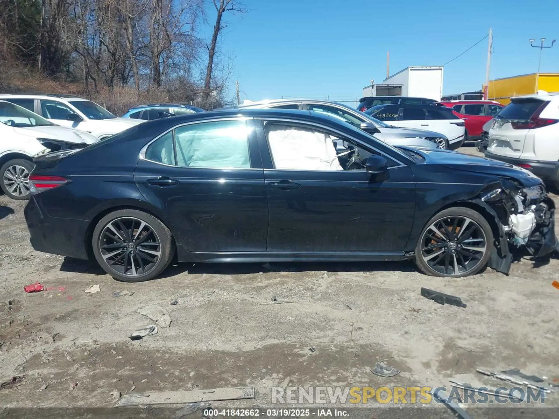 13 Photograph of a damaged car 4T1B61HK9KU180721 TOYOTA CAMRY 2019