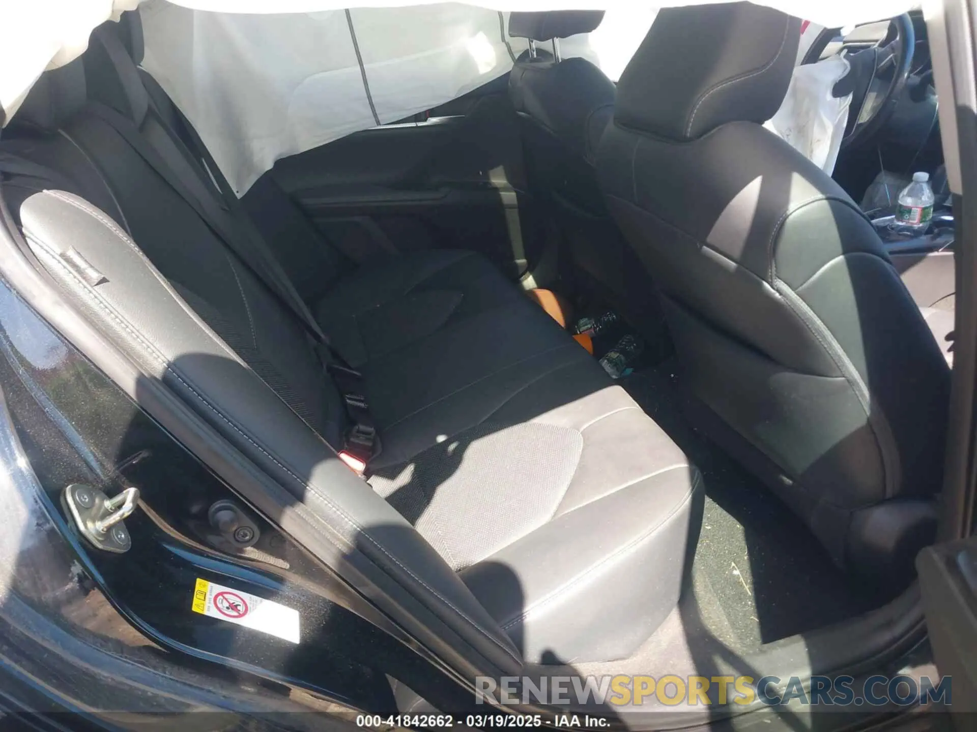 8 Photograph of a damaged car 4T1B61HK9KU180721 TOYOTA CAMRY 2019
