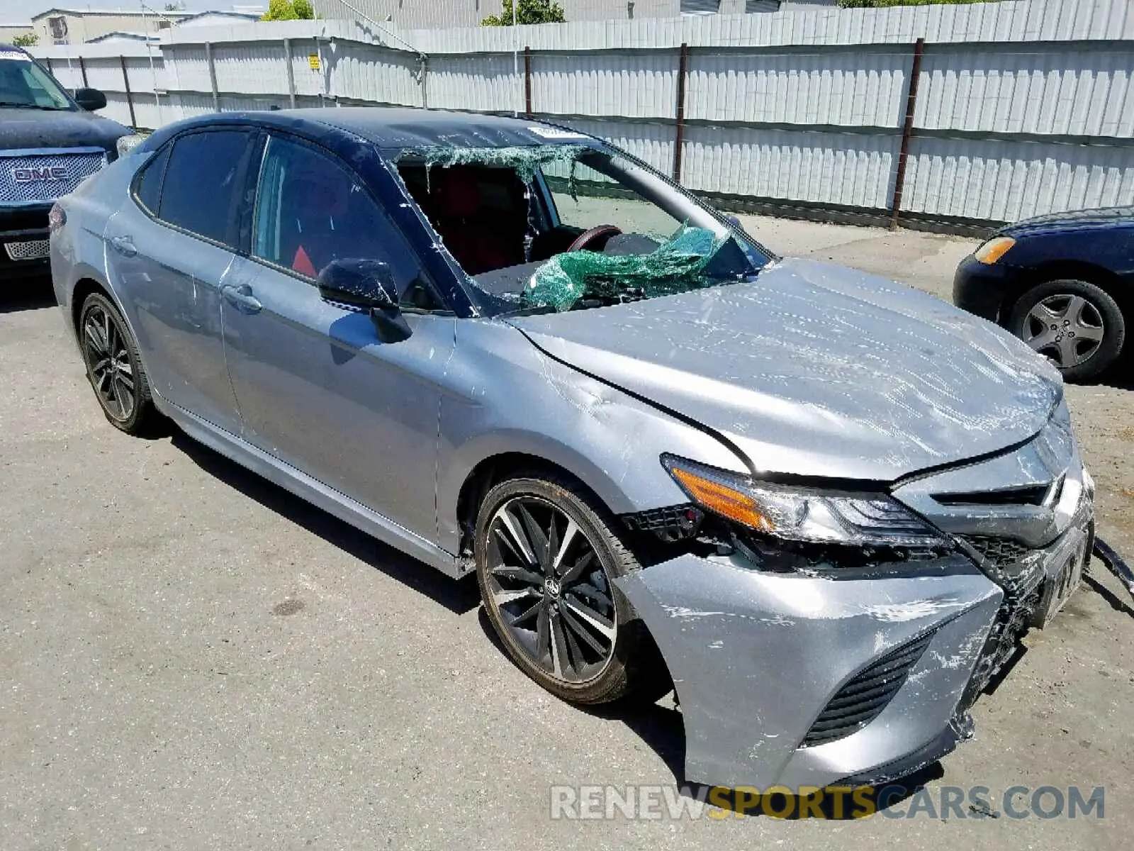 1 Photograph of a damaged car 4T1B61HK9KU198703 TOYOTA CAMRY 2019