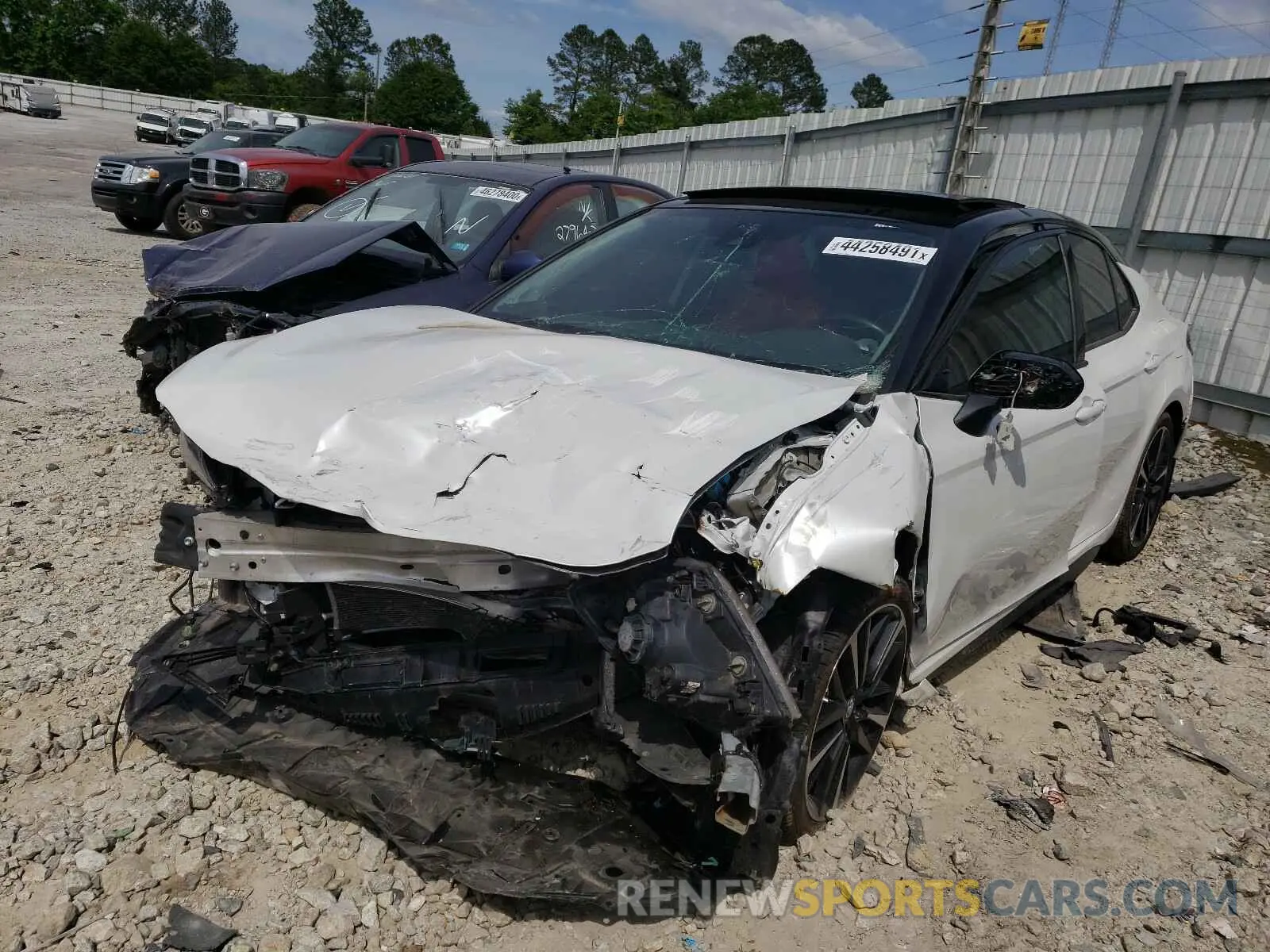 2 Photograph of a damaged car 4T1B61HK9KU272301 TOYOTA CAMRY 2019