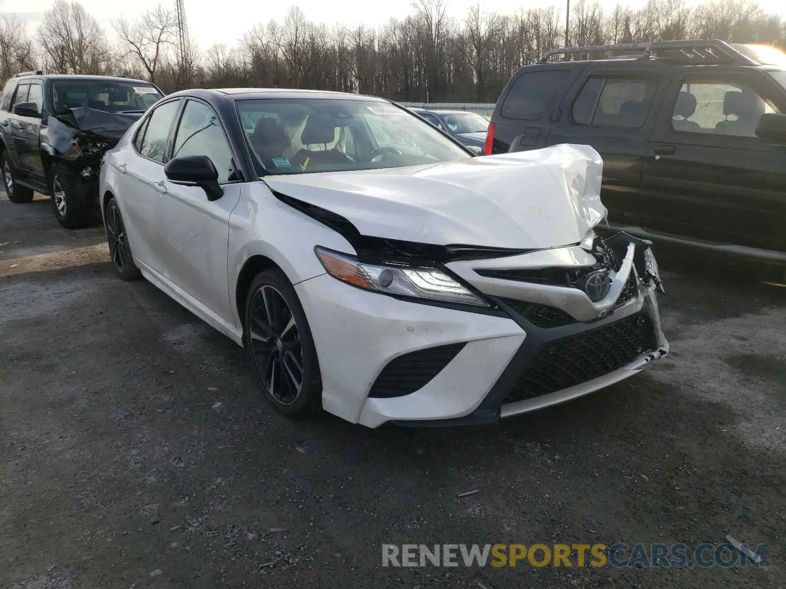 1 Photograph of a damaged car 4T1B61HK9KU293990 TOYOTA CAMRY 2019