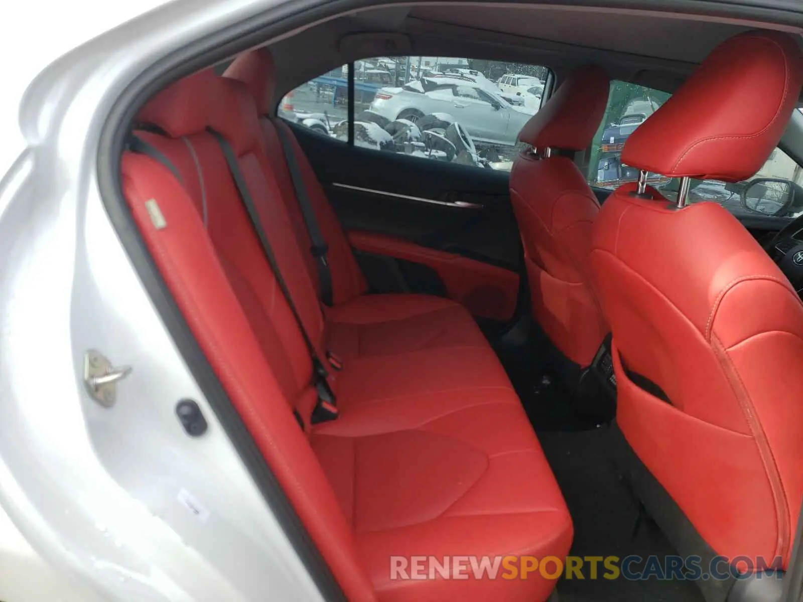 6 Photograph of a damaged car 4T1B61HK9KU295626 TOYOTA CAMRY 2019
