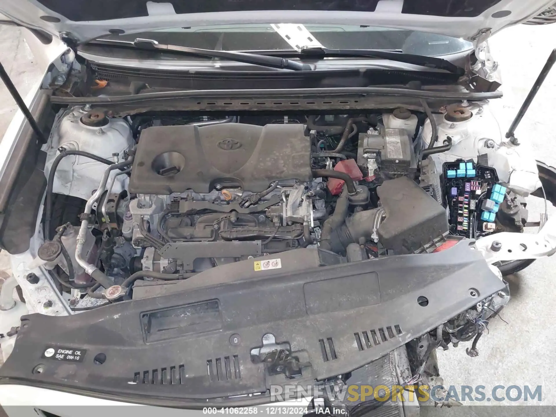 10 Photograph of a damaged car 4T1B61HK9KU708080 TOYOTA CAMRY 2019